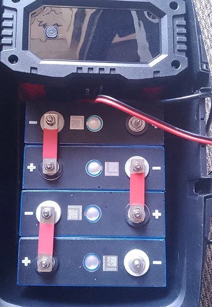 lifepo4 kennoista rakennettu virtapankki